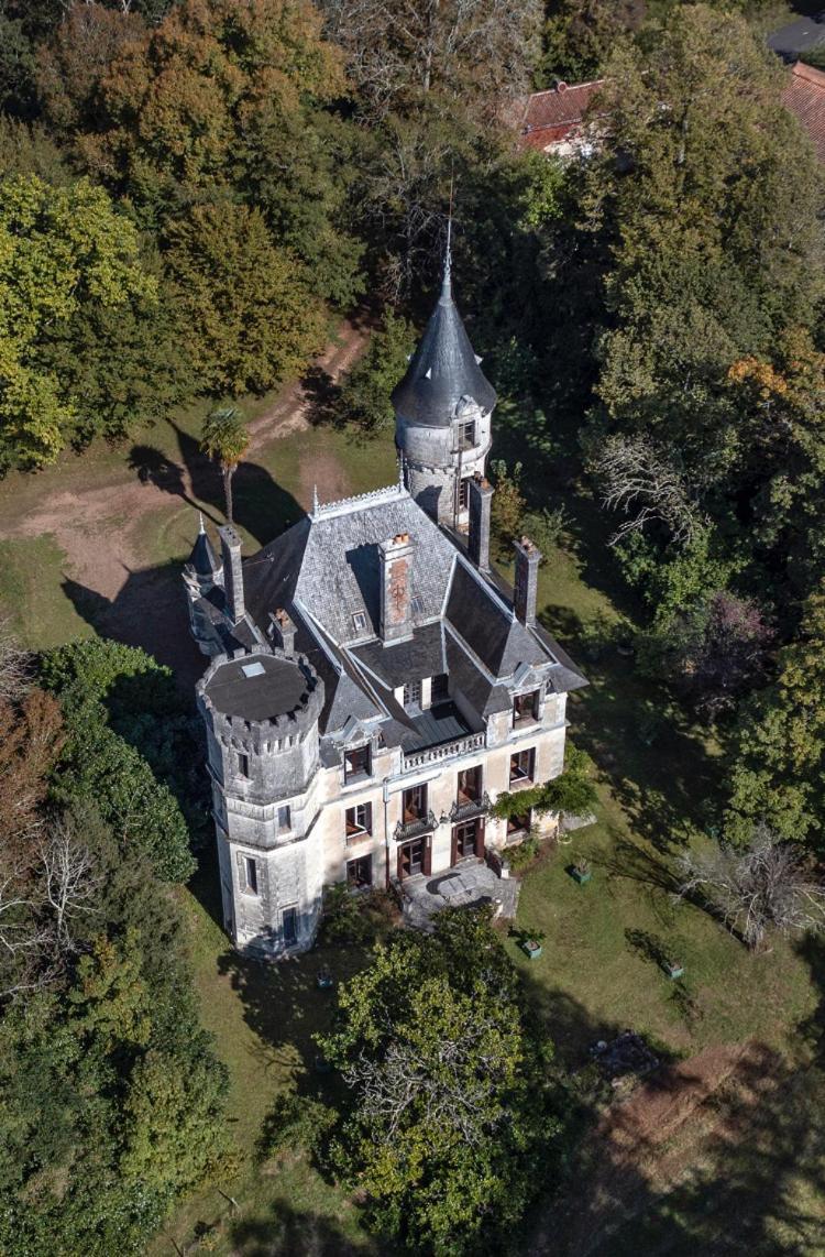 Javerlhac-et-la-Chapelle-Saint-Robert Chateau De Puymoger מראה חיצוני תמונה